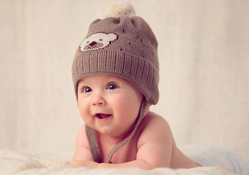 如何给宝宝选择秋冬帽子